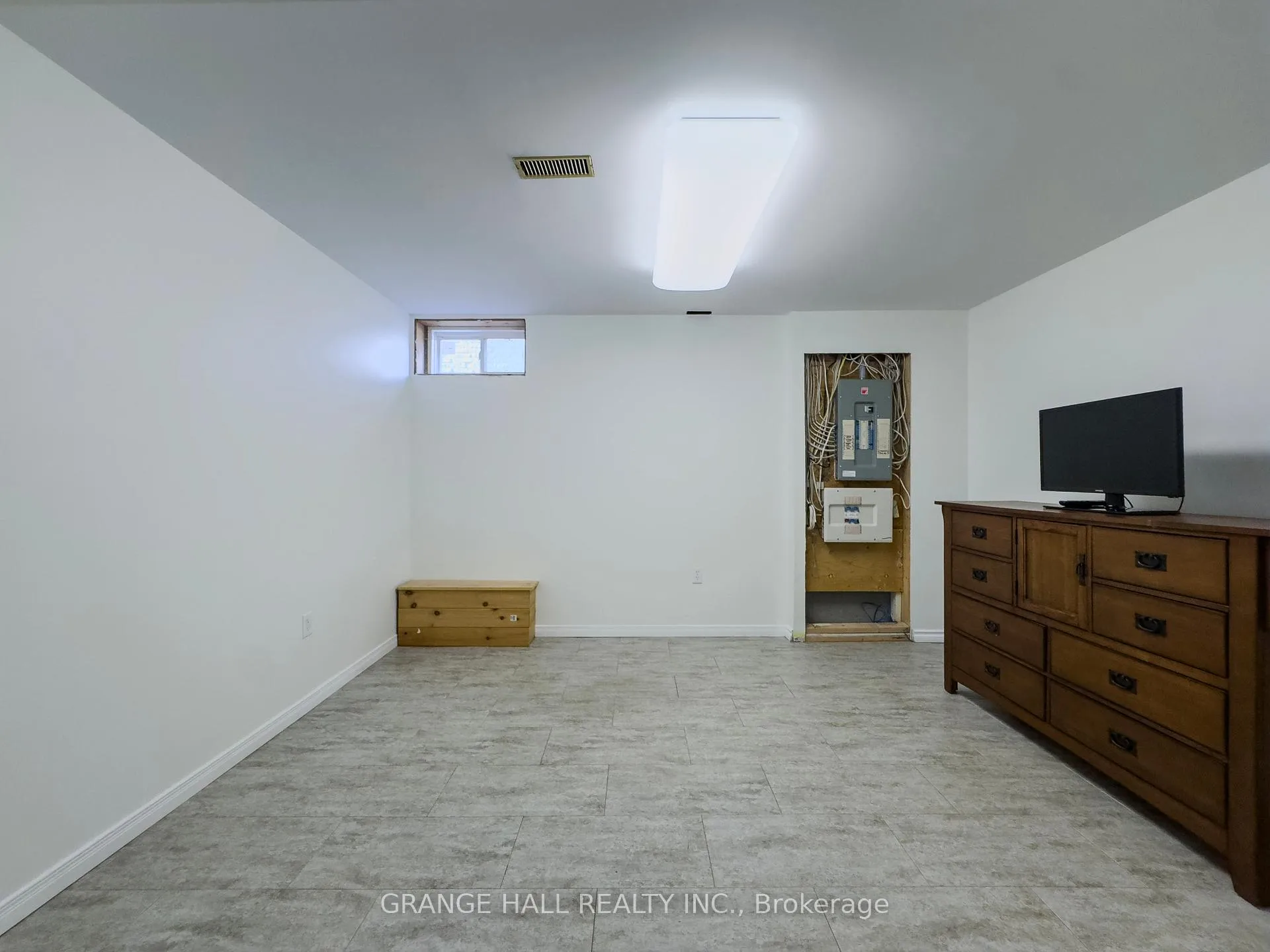 Photo 20 of 17 Lomond Avenue, Vaughan, Maple — HOMEH