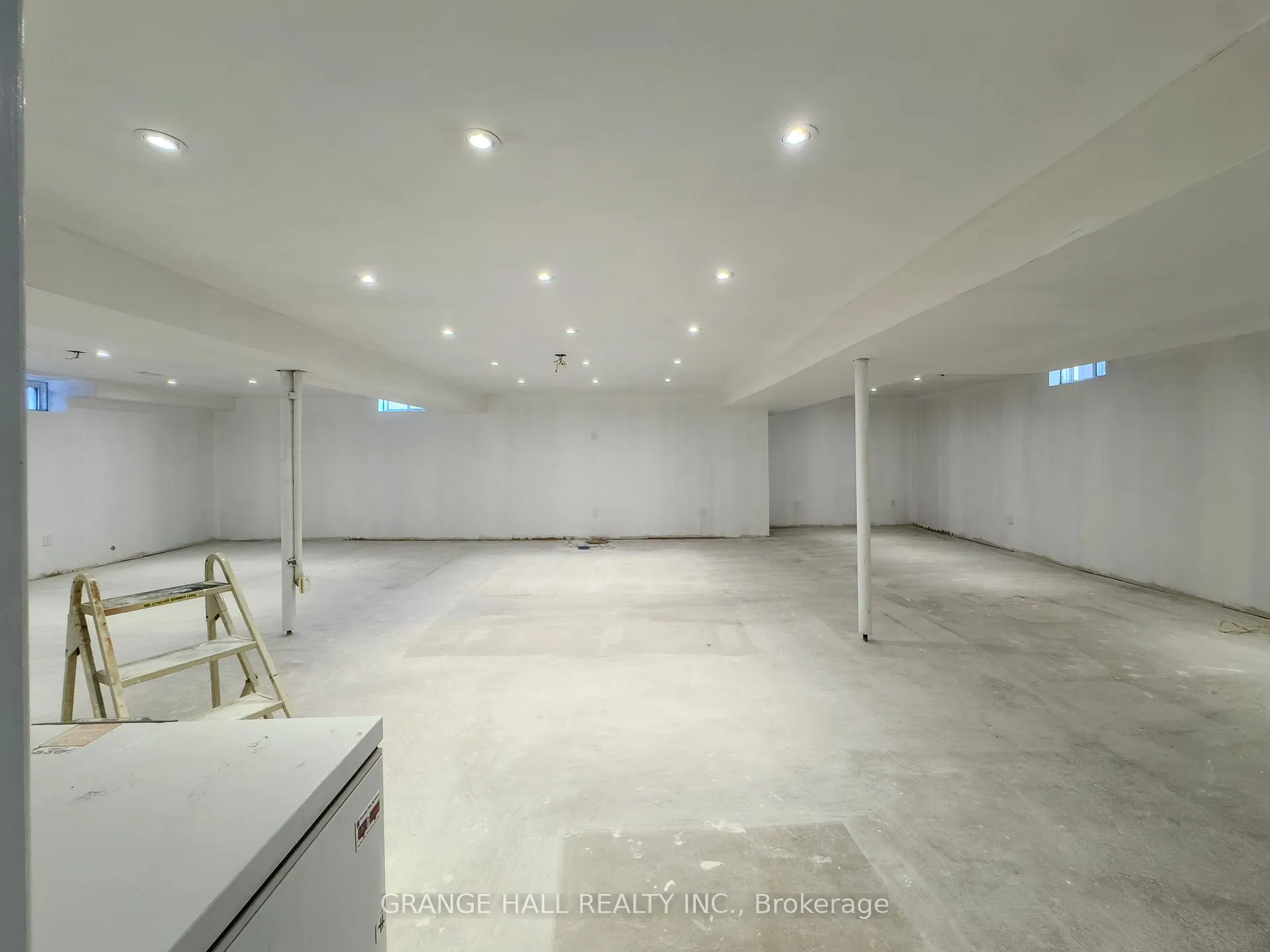 Photo 24 of 17 Lomond Avenue, Vaughan, Maple — HOMEH