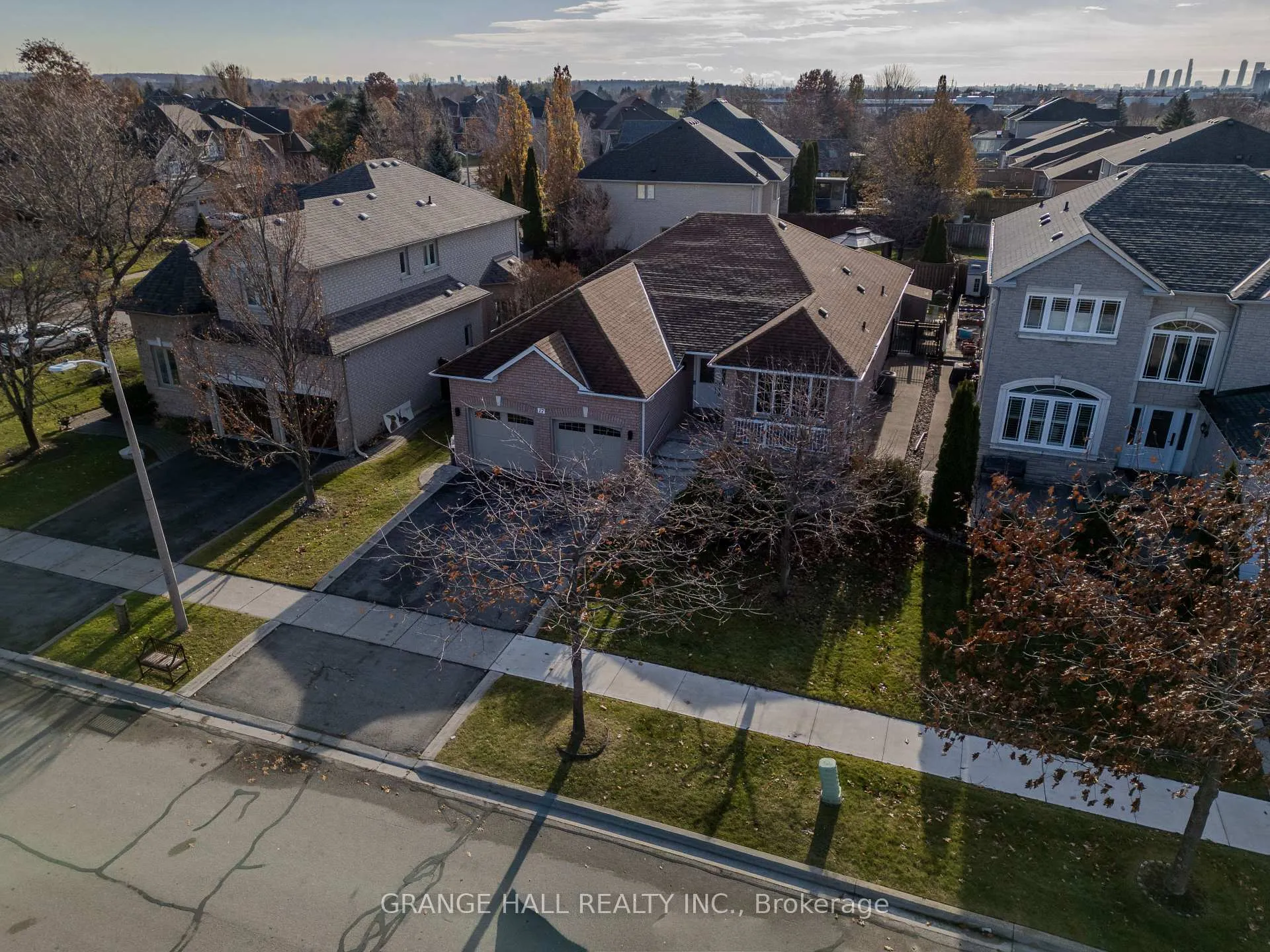 Photo 35 of 17 Lomond Avenue, Vaughan, Maple — HOMEH