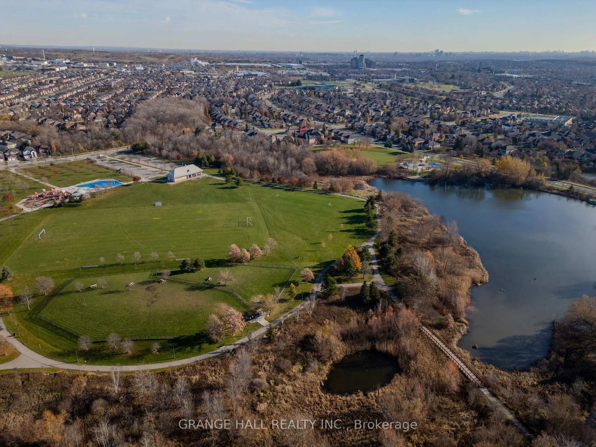 Photo 44 of 17 Lomond Avenue, Vaughan, Maple — HOMEH
