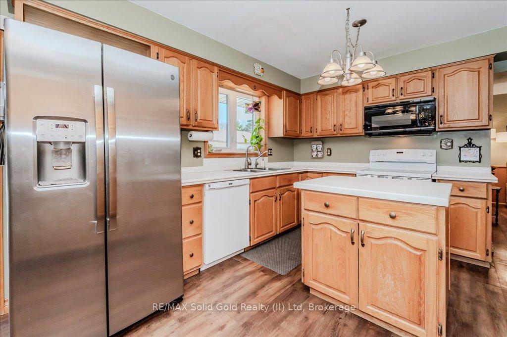 Photo 14 of 13 James Court, Wellesley — HOMEH
