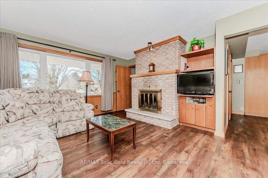 Photo 19 of 13 James Court, Wellesley — HOMEH