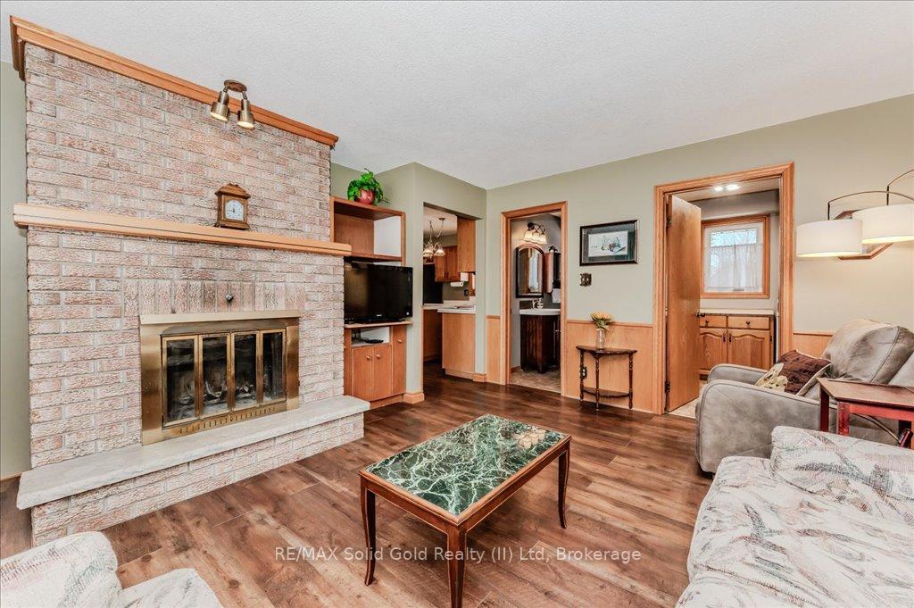 Photo 20 of 13 James Court, Wellesley — HOMEH