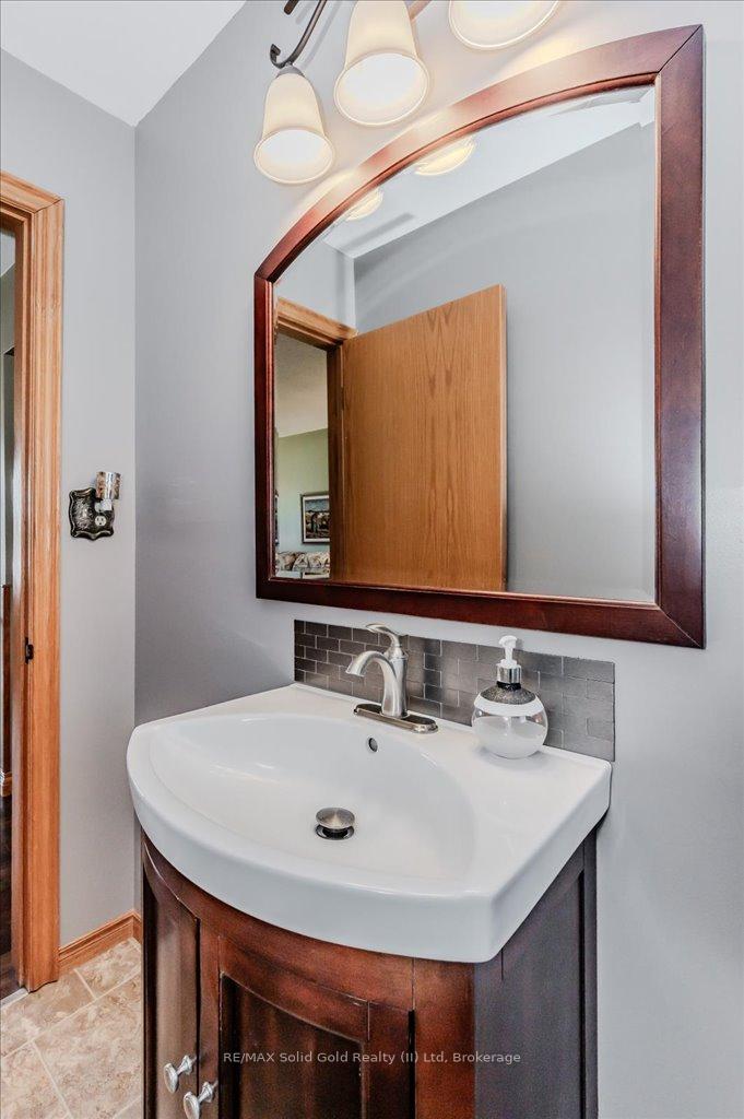 Photo 21 of 13 James Court, Wellesley — HOMEH