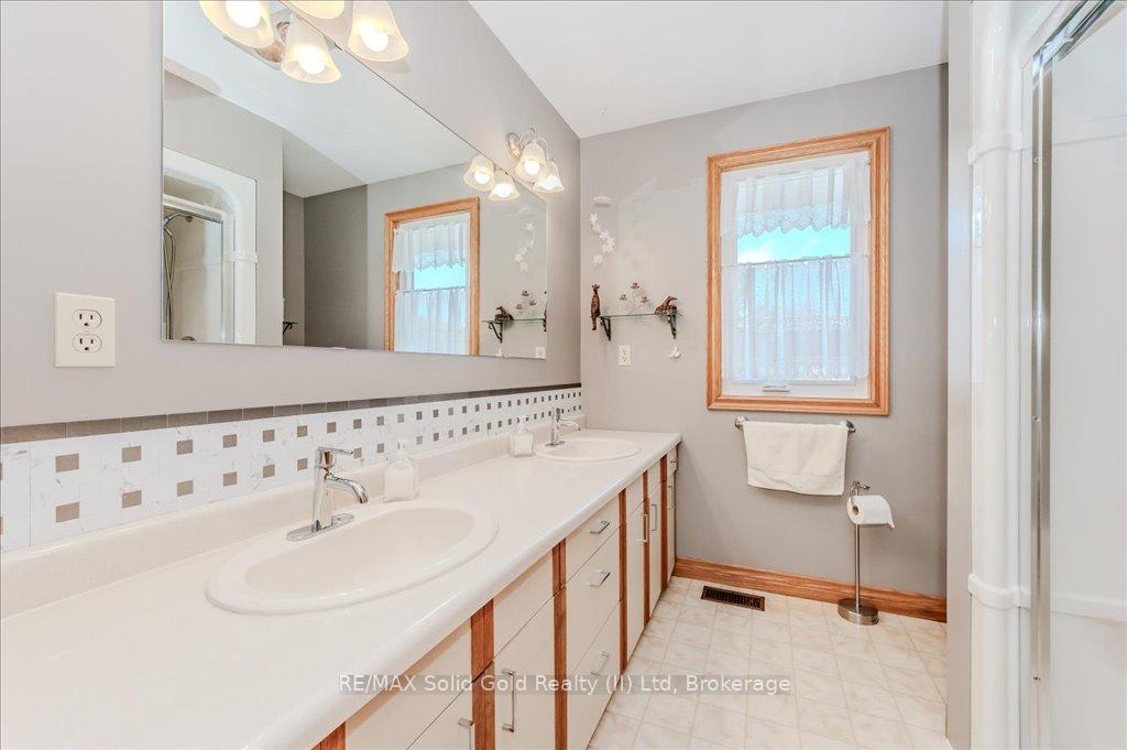 Photo 29 of 13 James Court, Wellesley — HOMEH