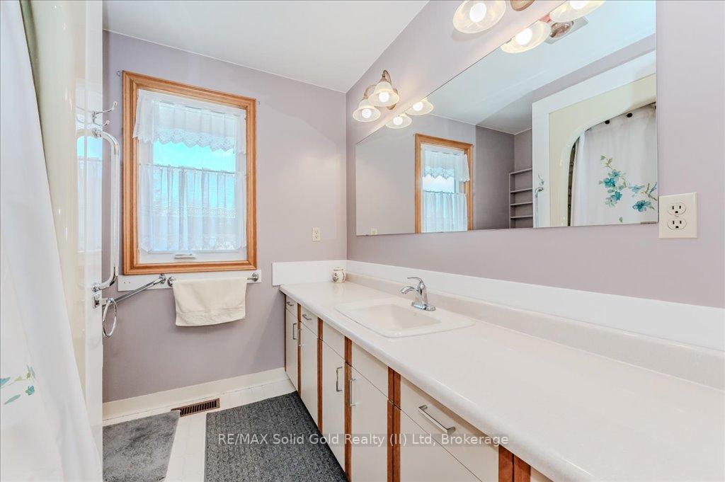 Photo 33 of 13 James Court, Wellesley — HOMEH