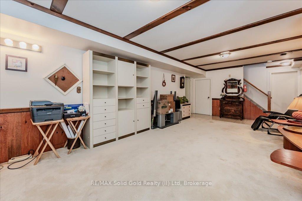 Photo 36 of 13 James Court, Wellesley — HOMEH