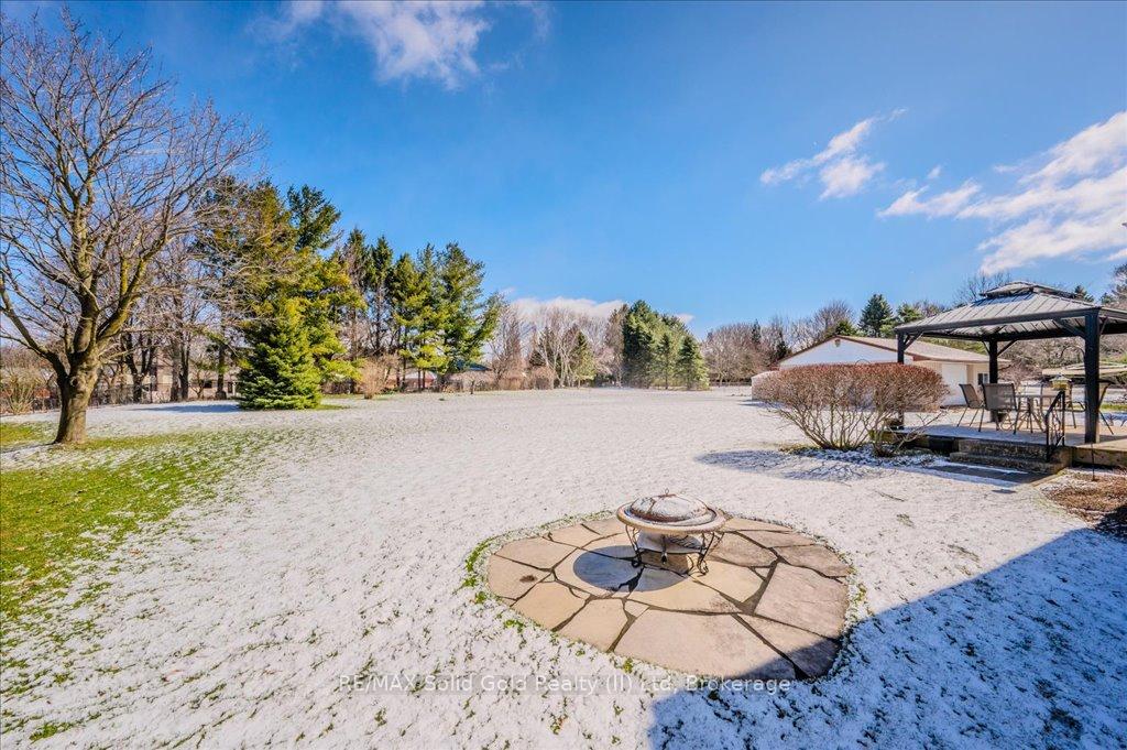 Photo 40 of 13 James Court, Wellesley — HOMEH