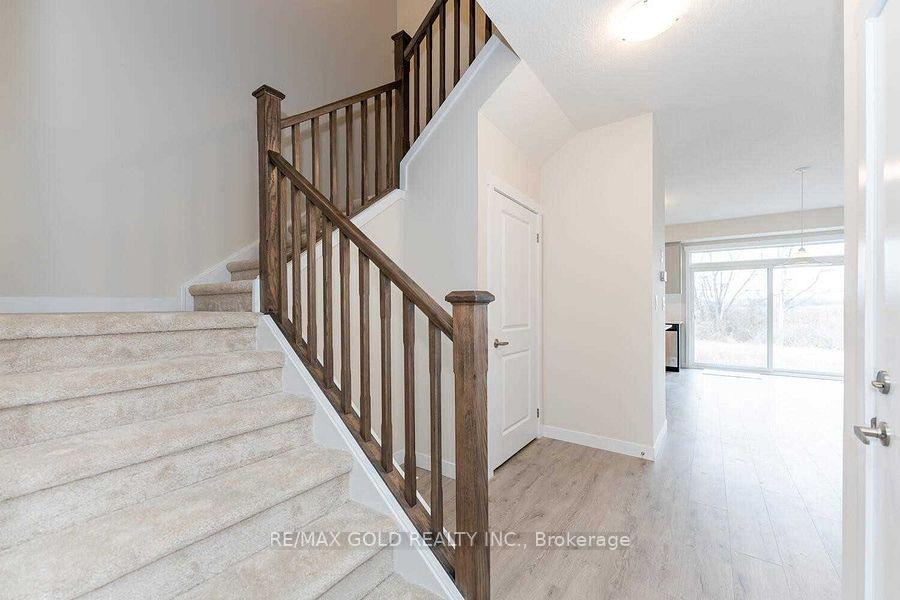 Photo 6 of 779 Autumn Willow Drive, Waterloo — HOMEH