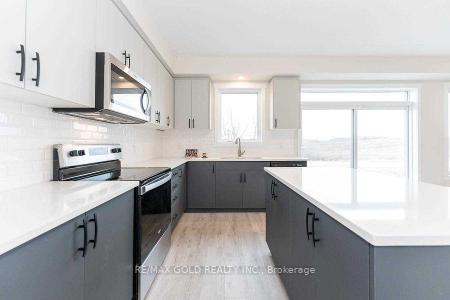 Photo 9 of 779 Autumn Willow Drive, Waterloo — HOMEH