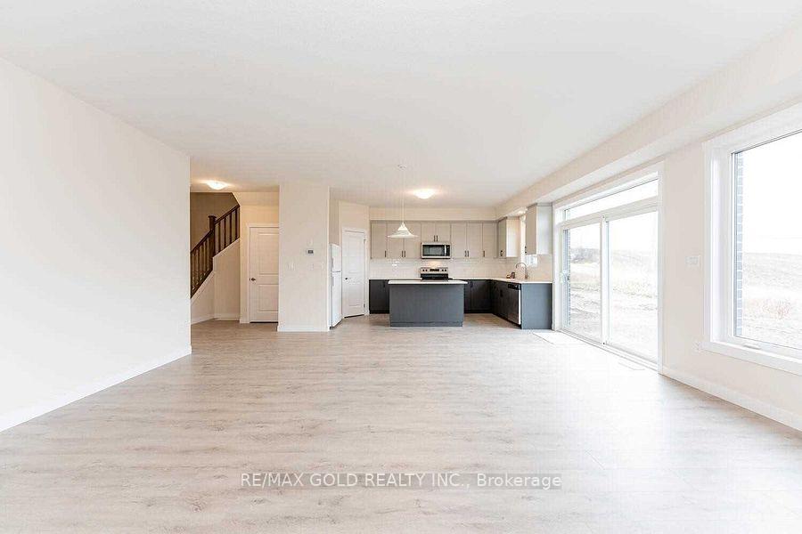 Photo 14 of 779 Autumn Willow Drive, Waterloo — HOMEH