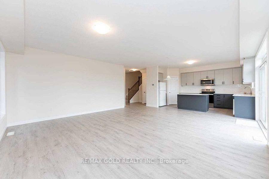 Photo 15 of 779 Autumn Willow Drive, Waterloo — HOMEH