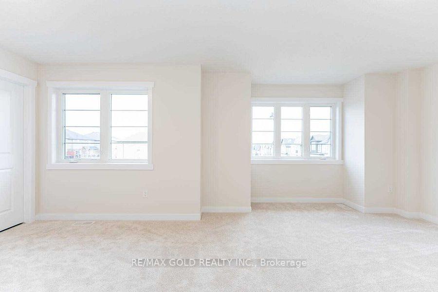 Photo 18 of 779 Autumn Willow Drive, Waterloo — HOMEH