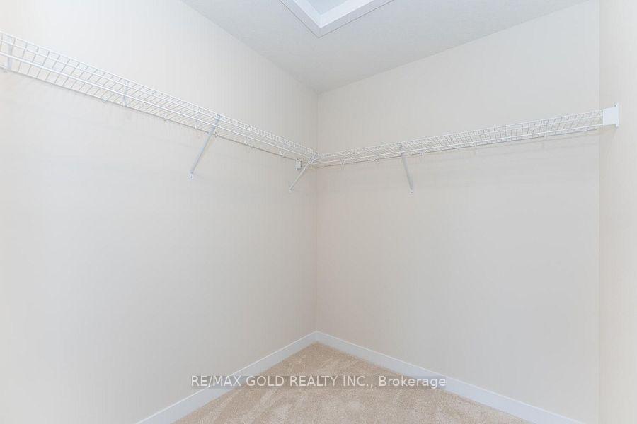 Photo 20 of 779 Autumn Willow Drive, Waterloo — HOMEH