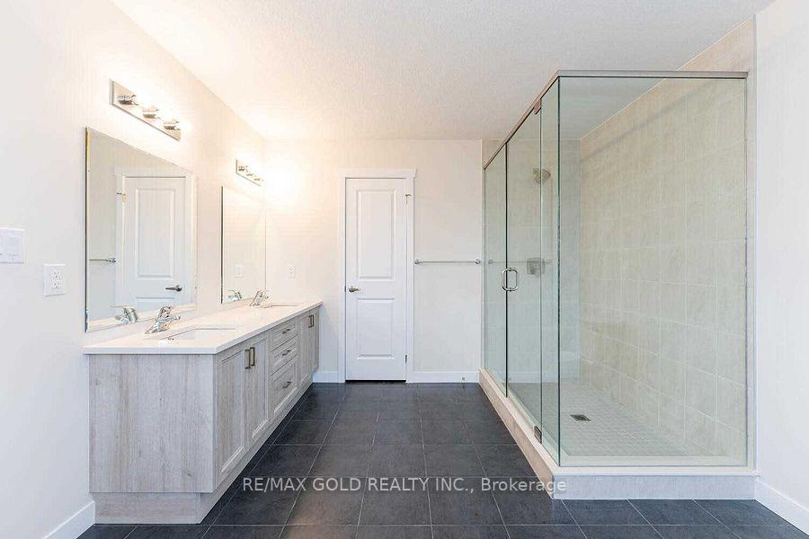 Photo 21 of 779 Autumn Willow Drive, Waterloo — HOMEH