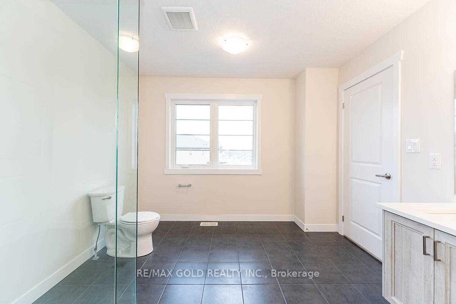 Photo 22 of 779 Autumn Willow Drive, Waterloo — HOMEH