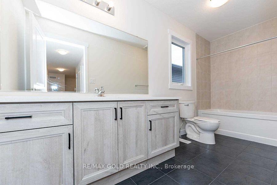 Photo 27 of 779 Autumn Willow Drive, Waterloo — HOMEH