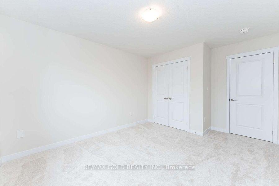 Photo 31 of 779 Autumn Willow Drive, Waterloo — HOMEH
