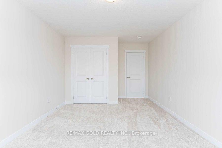 Photo 32 of 779 Autumn Willow Drive, Waterloo — HOMEH