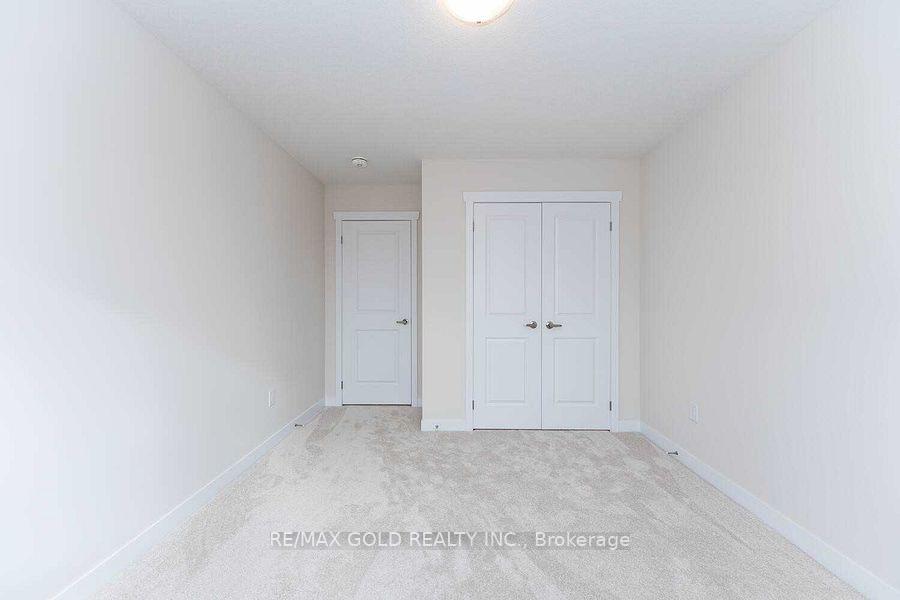 Photo 38 of 779 Autumn Willow Drive, Waterloo — HOMEH