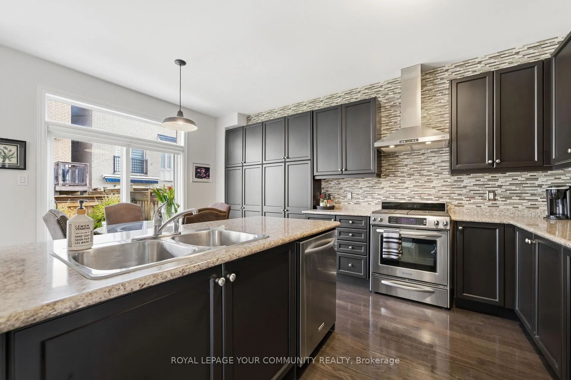 Photo 8 of 76 Mary Ellen Baker Crescent, Vaughan, Patterson — HOMEH