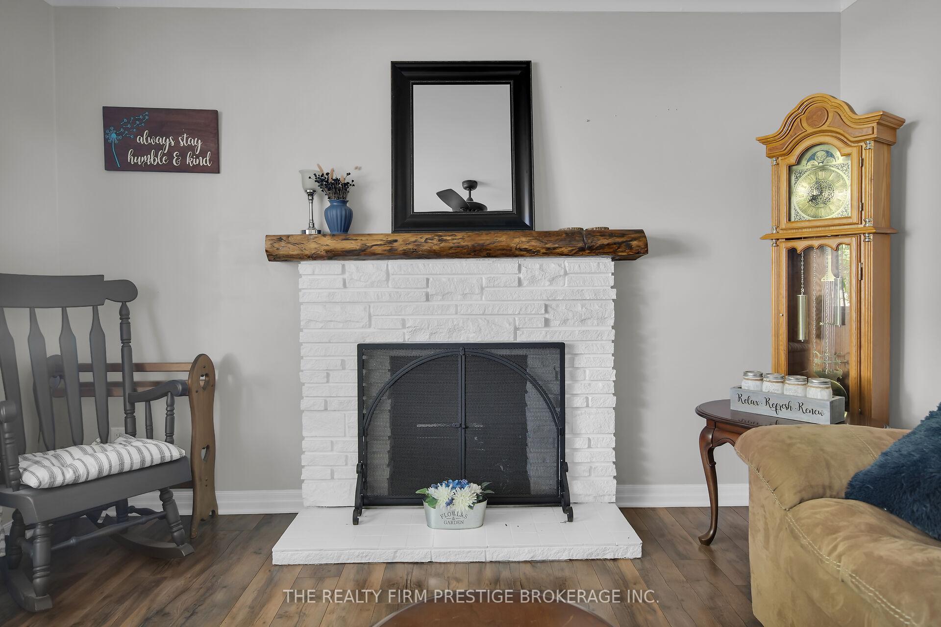 Photo 4 of 204 Main Street, West Elgin, West Lorne — HOMEH