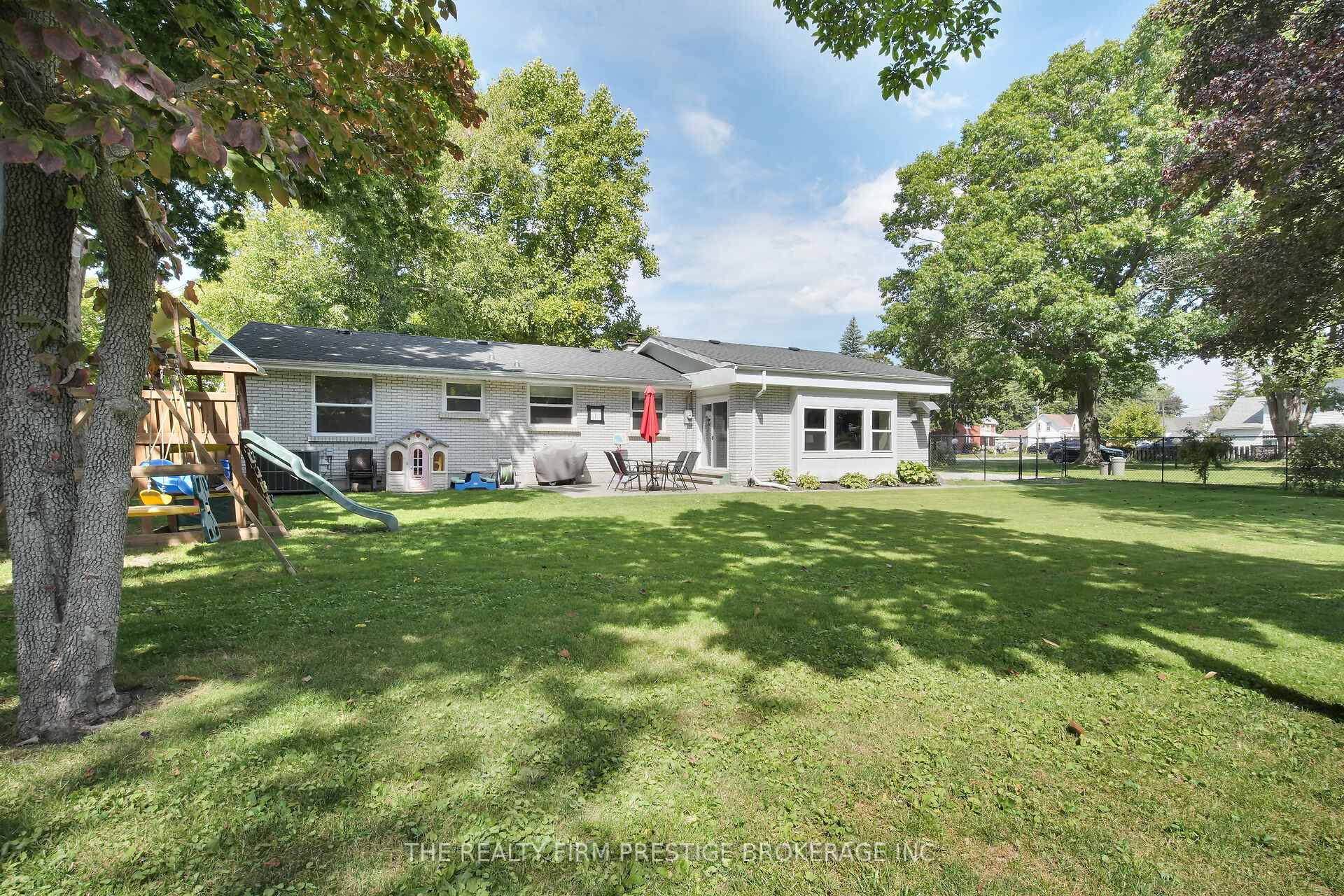 Photo 25 of 204 Main Street, West Elgin, West Lorne — HOMEH