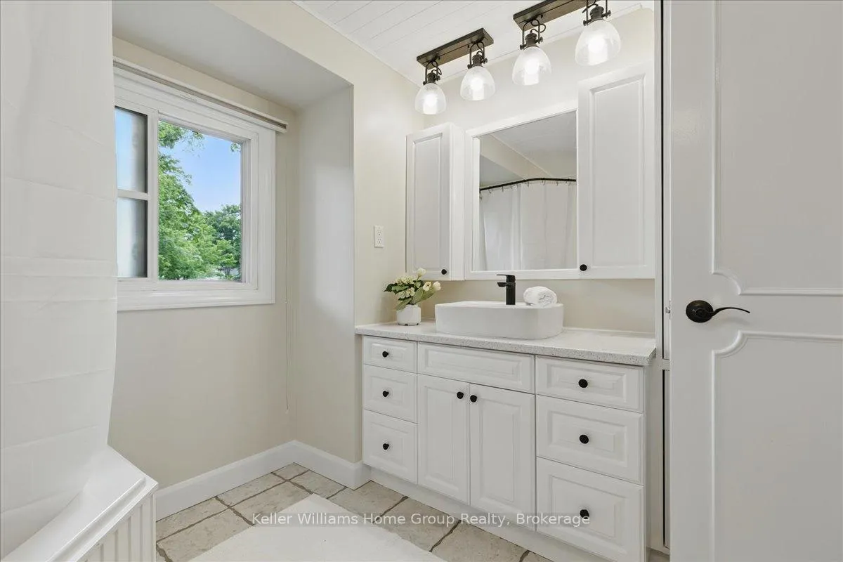 Photo 18 of 348 Old Stone Road, Waterloo — HOMEH