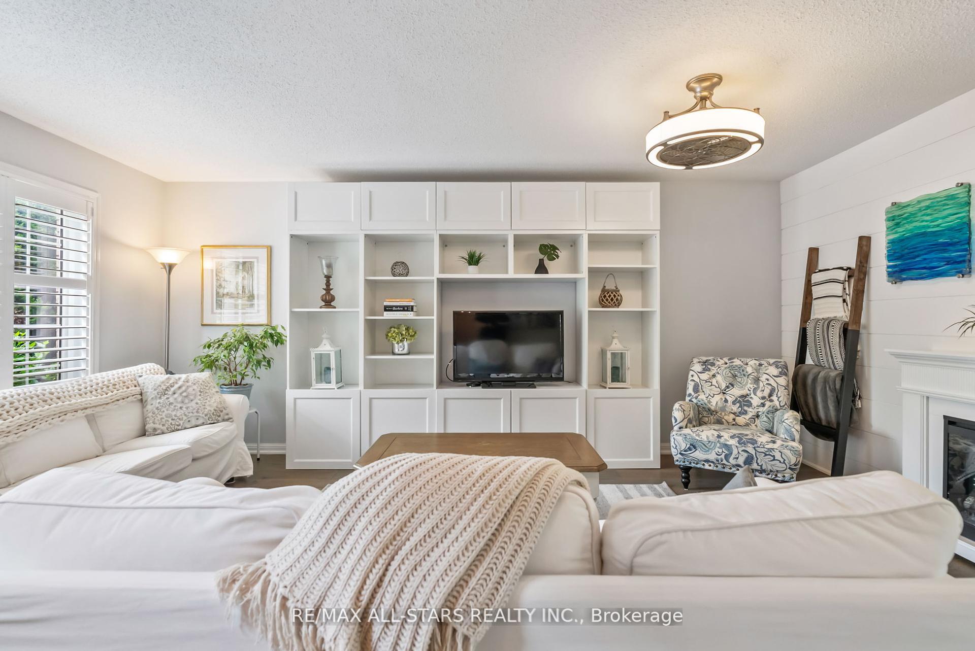 Photo 4 of 32 Meadows End Crescent, Uxbridge — HOMEH