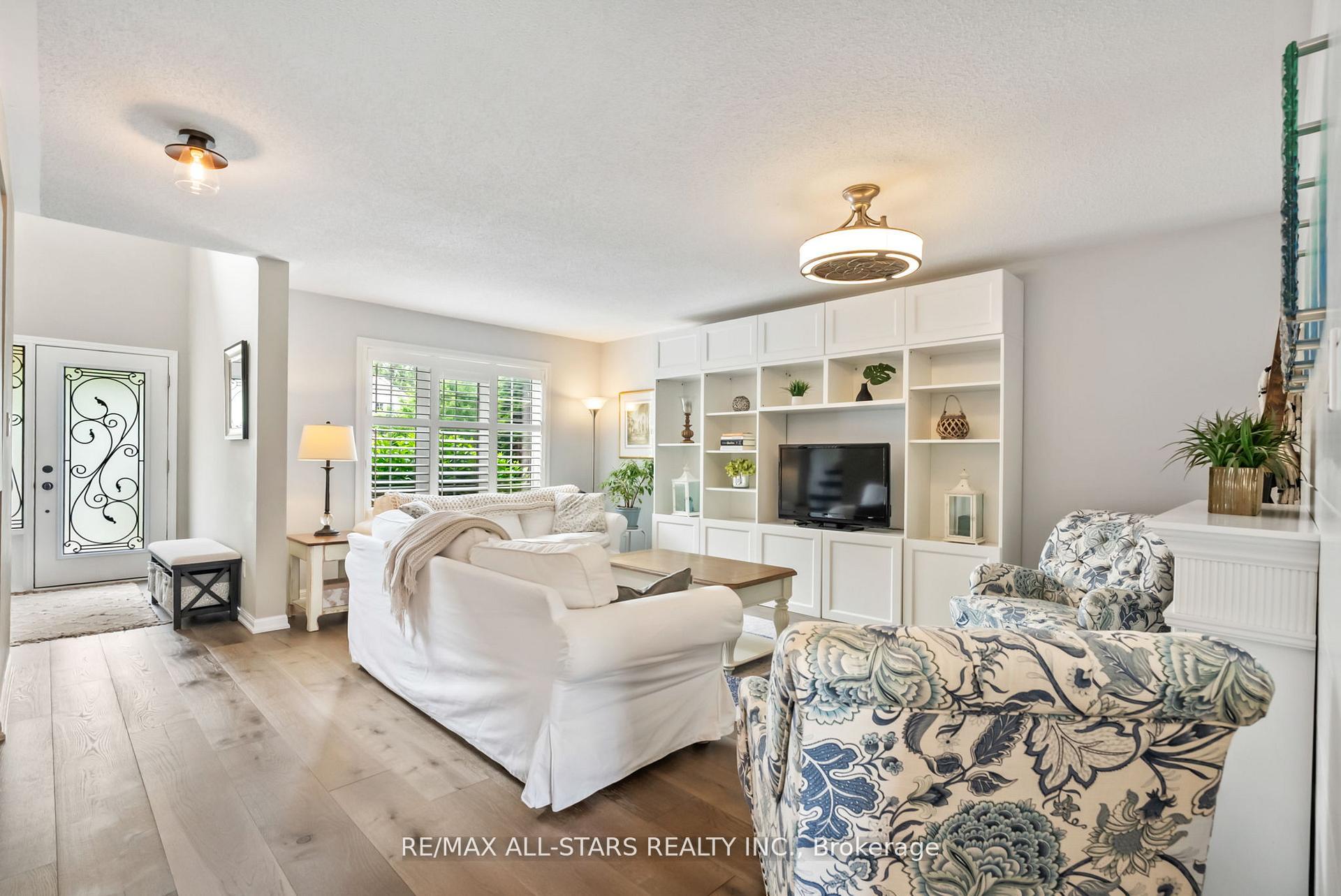 Photo 5 of 32 Meadows End Crescent, Uxbridge — HOMEH