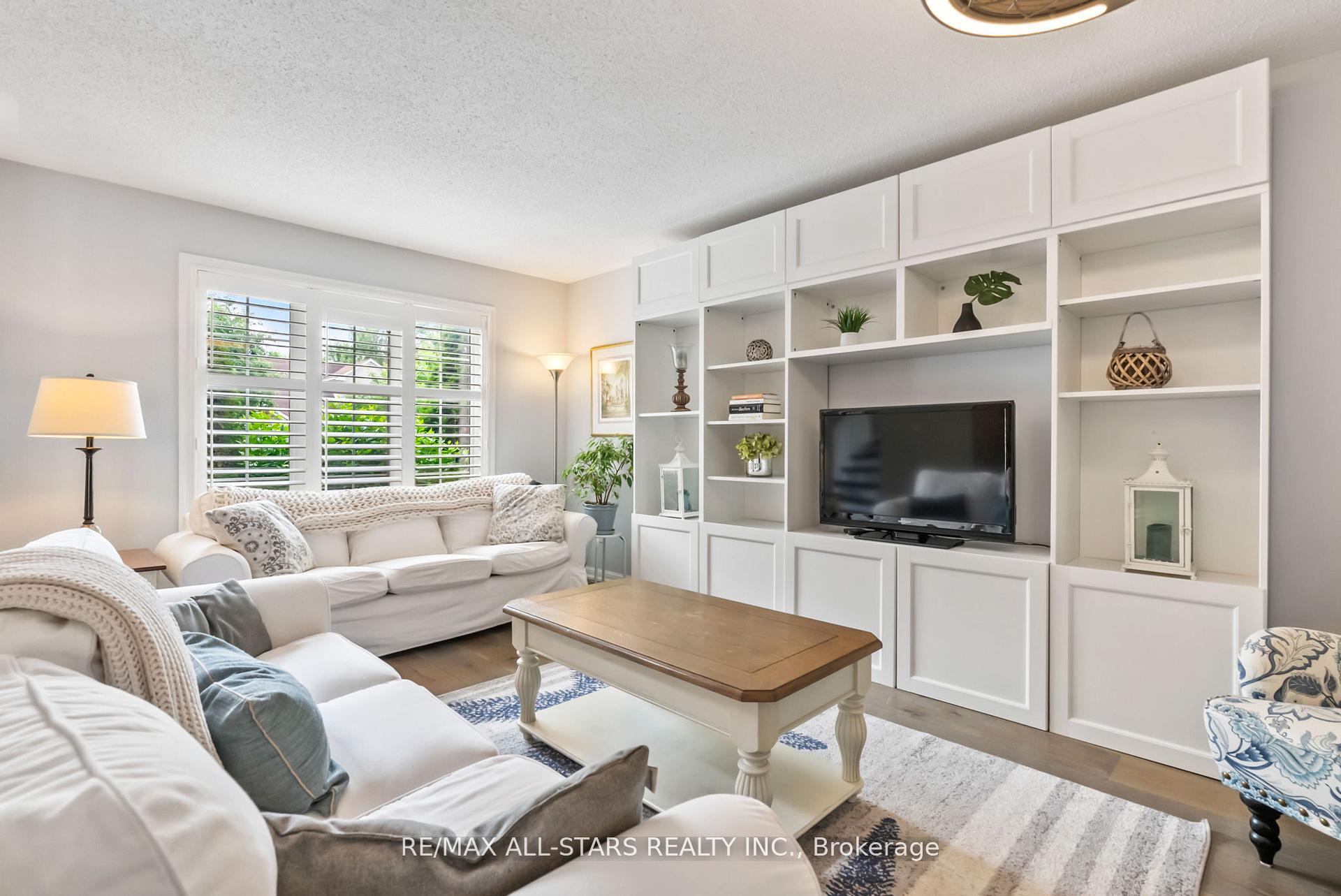 Photo 6 of 32 Meadows End Crescent, Uxbridge — HOMEH