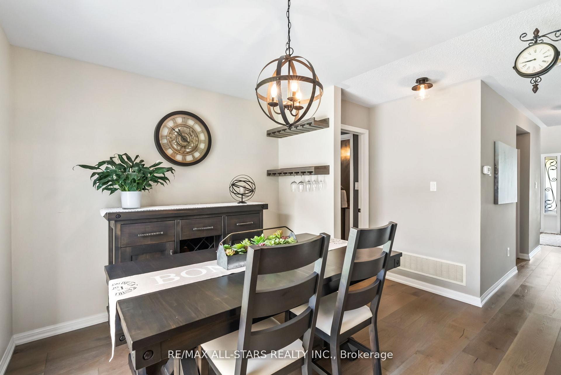 Photo 14 of 32 Meadows End Crescent, Uxbridge — HOMEH