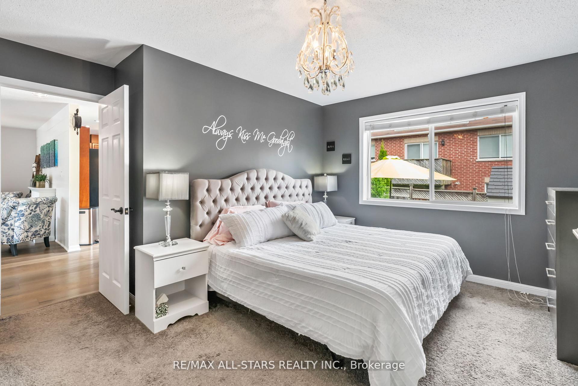 Photo 16 of 32 Meadows End Crescent, Uxbridge — HOMEH