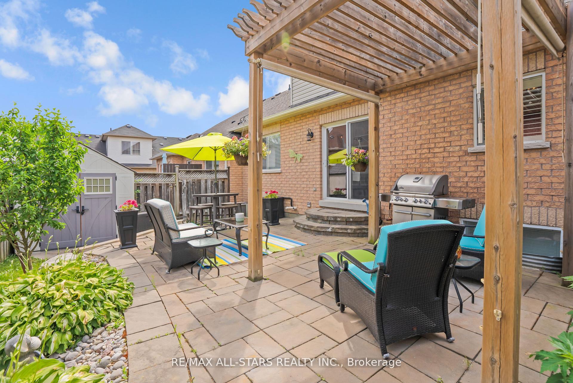Photo 35 of 32 Meadows End Crescent, Uxbridge — HOMEH