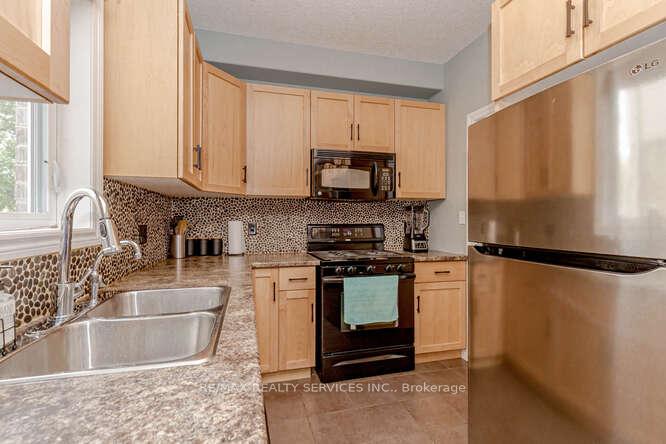 Photo 19 of 507 Wasaga Crescent, Waterloo — HOMEH