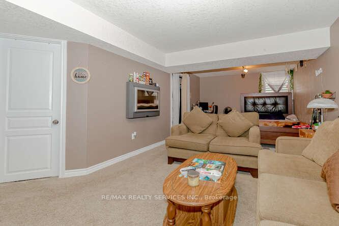 Photo 35 of 507 Wasaga Crescent, Waterloo — HOMEH