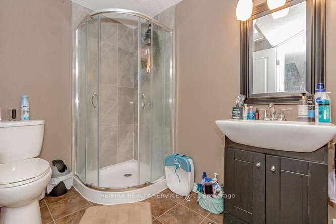 Photo 37 of 507 Wasaga Crescent, Waterloo — HOMEH