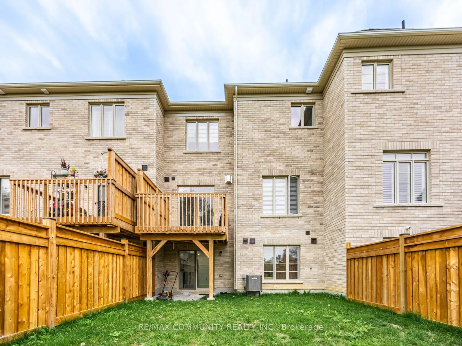 Photo 39 of 49 Hickling Lane N, Ajax, Northwest Ajax — HOMEH
