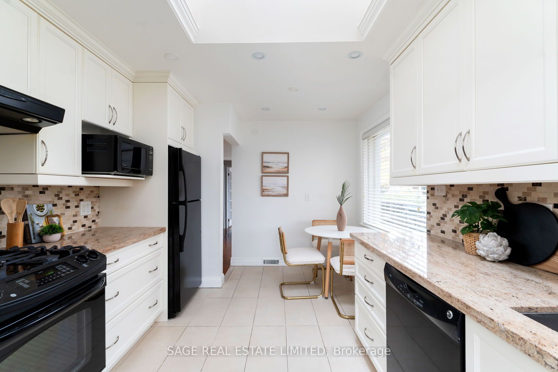 Photo 49 of 149 Glenwood Crescent, Toronto, O'Connor-Parkview — HOMEH