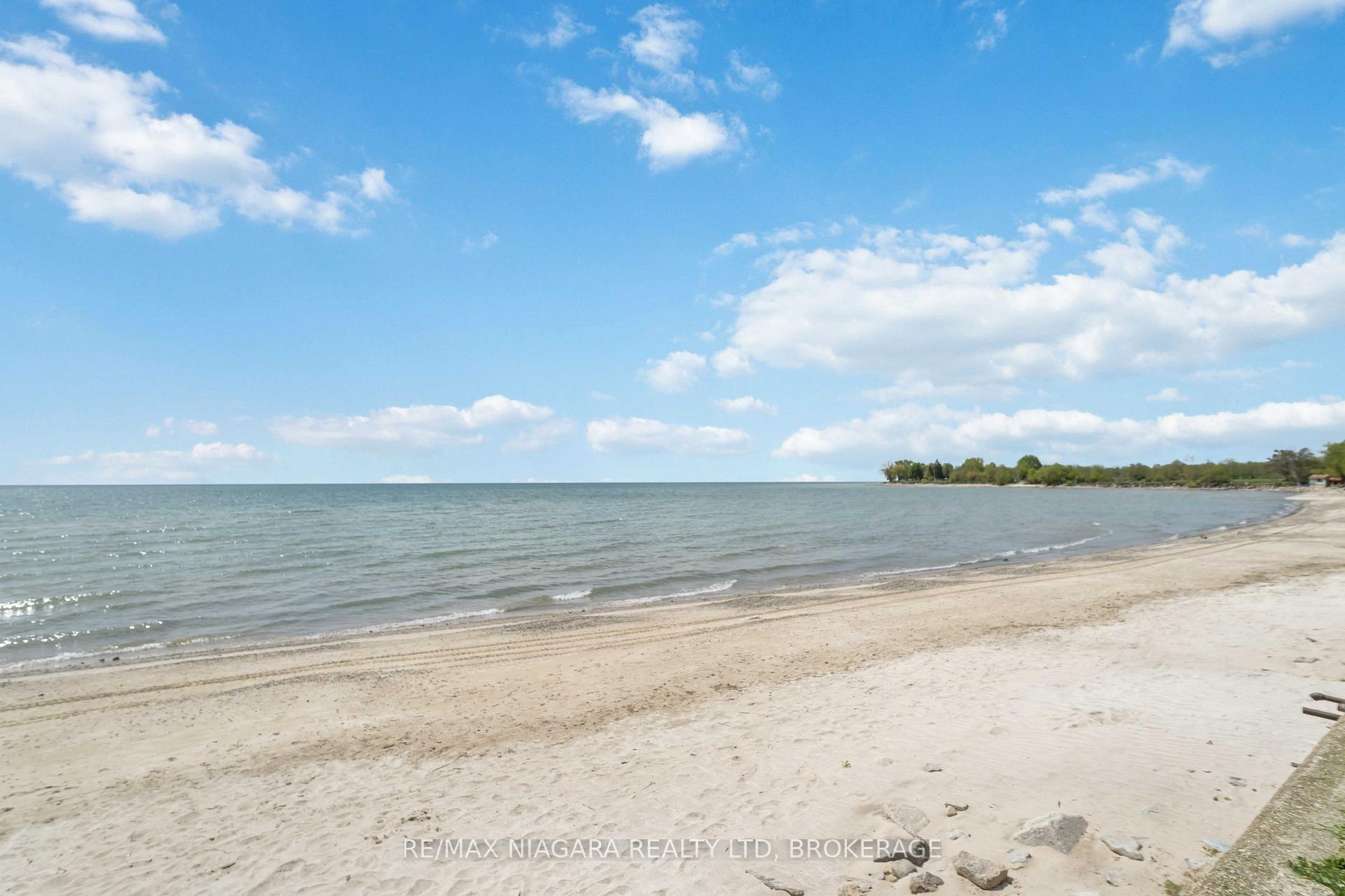 Photo 3 of 11110 Desiree Street, Wainfleet, Lakeshore — HOMEH