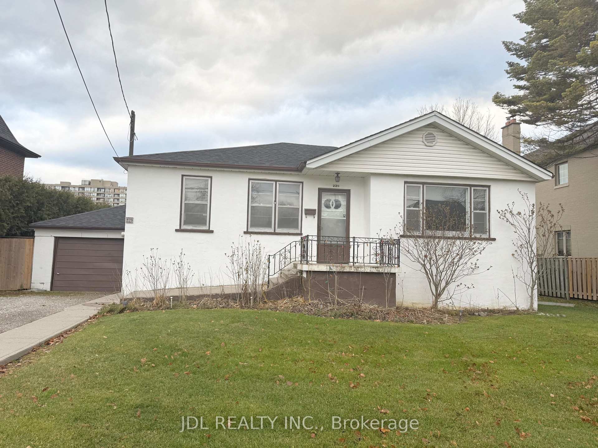Photo 2 of 229 Crestwood Road, Vaughan, Crestwood-Springfarm-Yorkhill — HOMEH