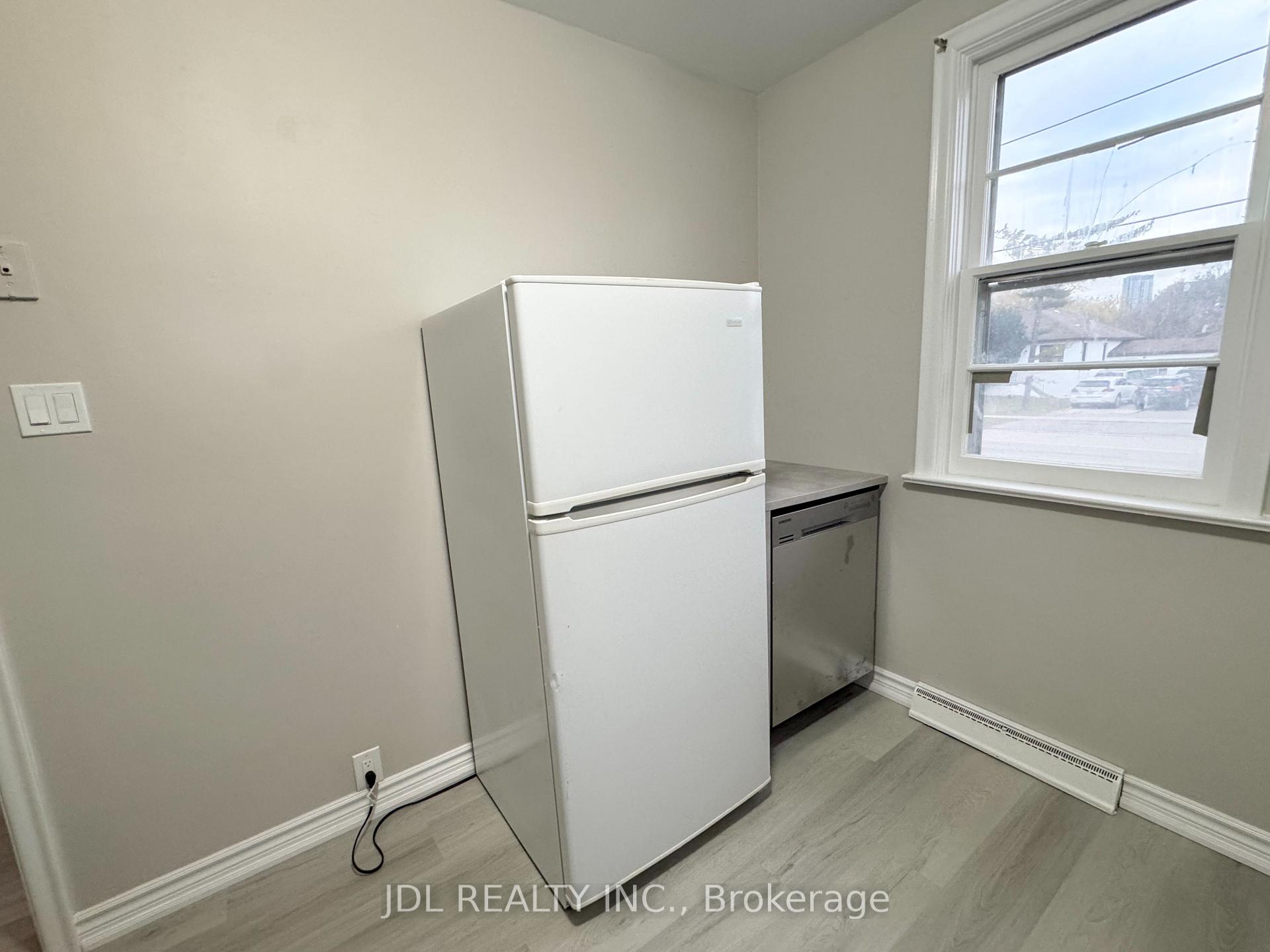 Photo 6 of 229 Crestwood Road, Vaughan, Crestwood-Springfarm-Yorkhill — HOMEH
