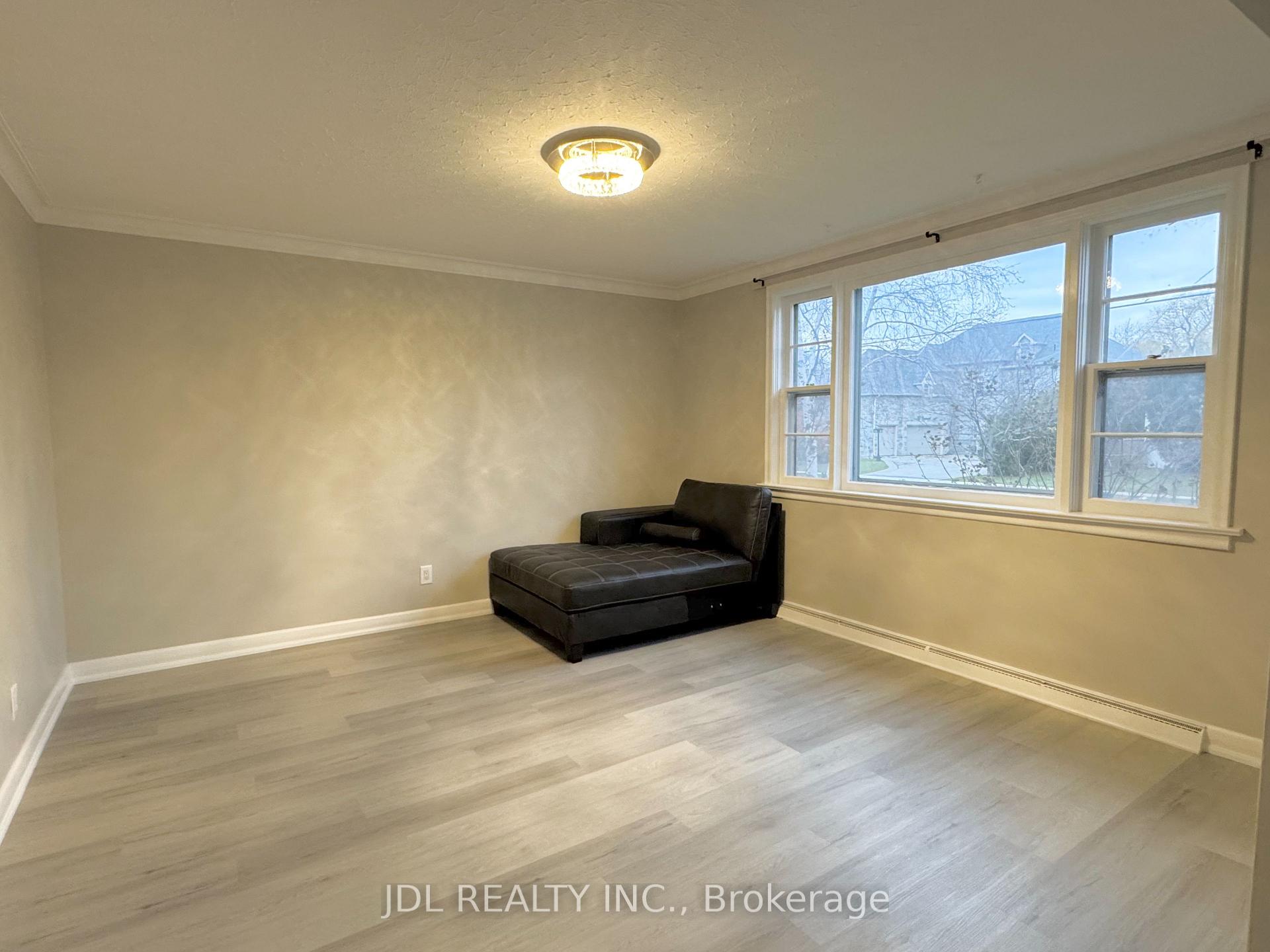 Photo 9 of 229 Crestwood Road, Vaughan, Crestwood-Springfarm-Yorkhill — HOMEH