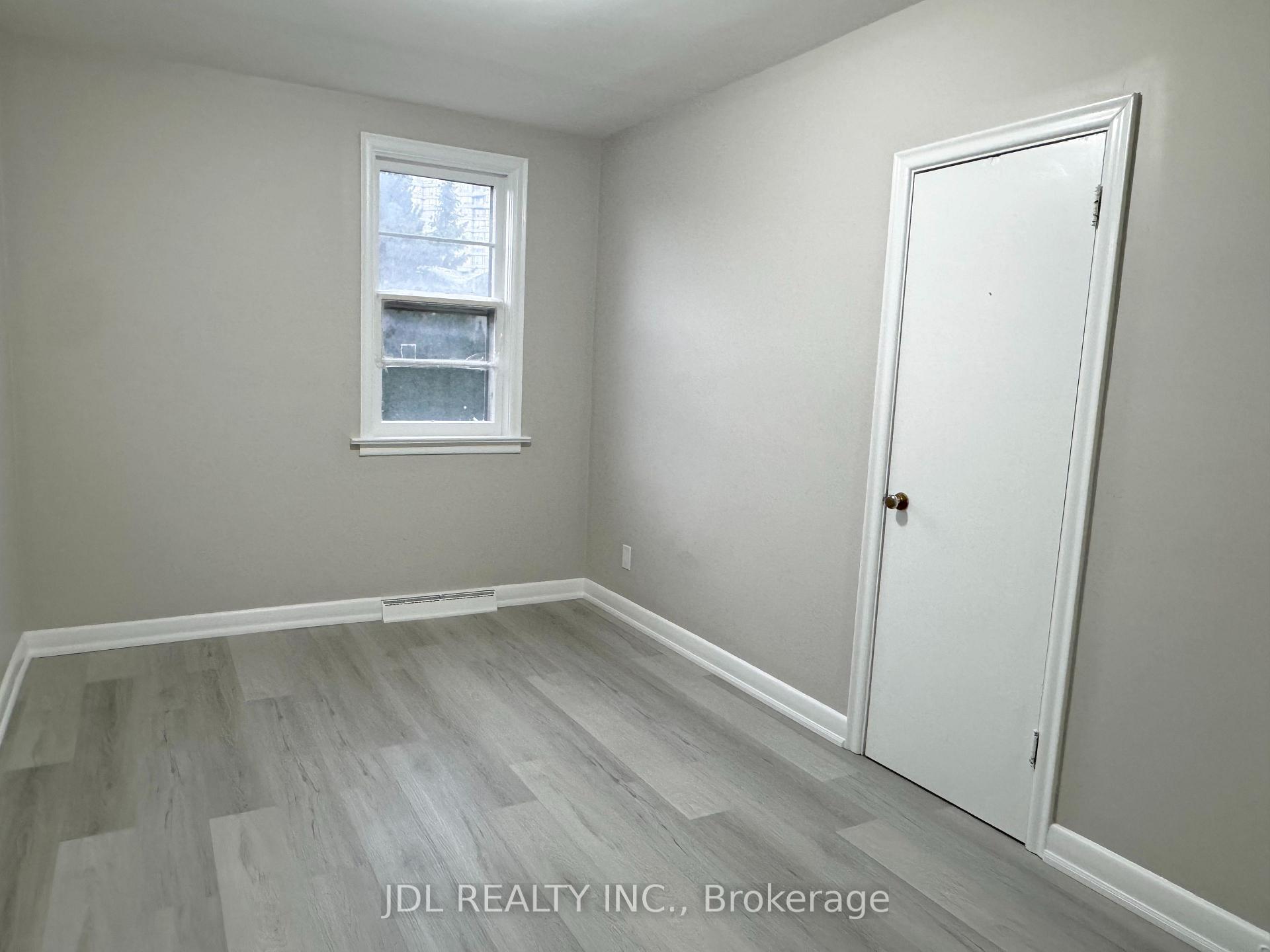 Photo 11 of 229 Crestwood Road, Vaughan, Crestwood-Springfarm-Yorkhill — HOMEH