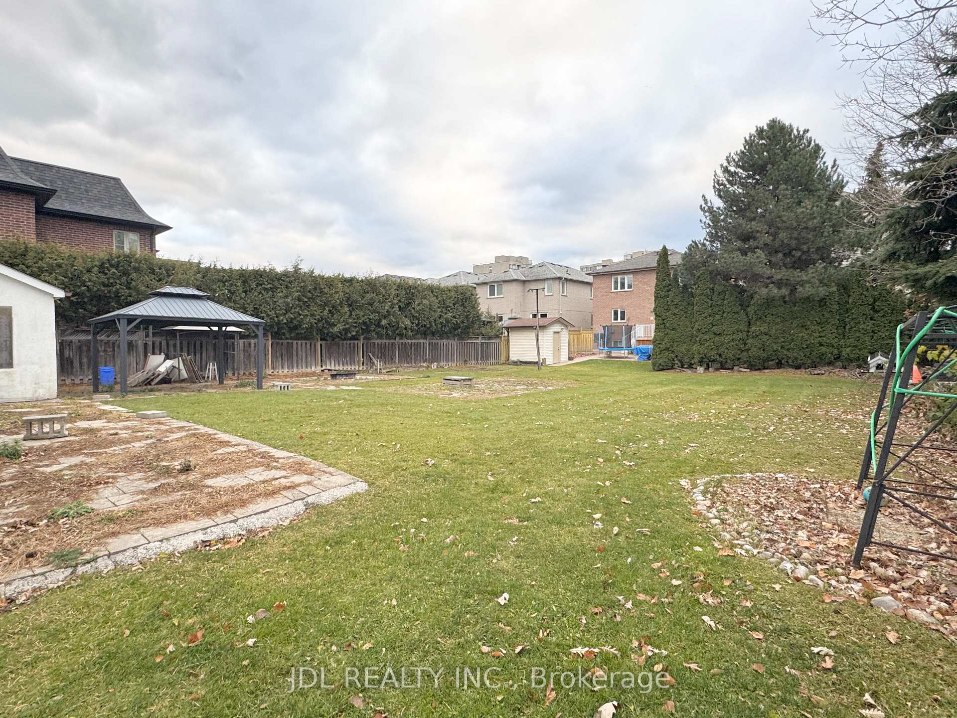 Photo 15 of 229 Crestwood Road, Vaughan, Crestwood-Springfarm-Yorkhill — HOMEH