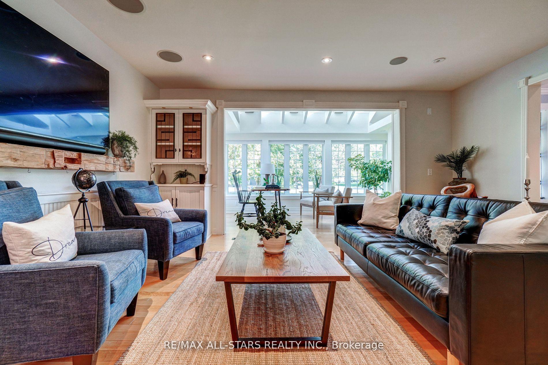 Photo 4 of 56 North Street, Uxbridge — HOMEH
