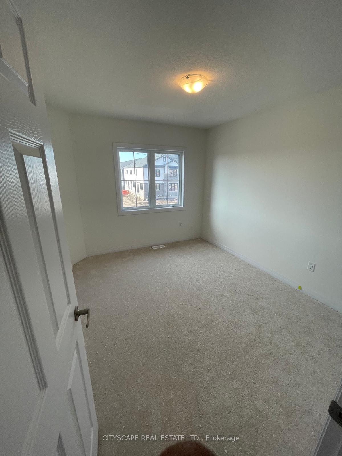 Photo 3 of 128 Varsity Drive, Welland, Dain City — HOMEH