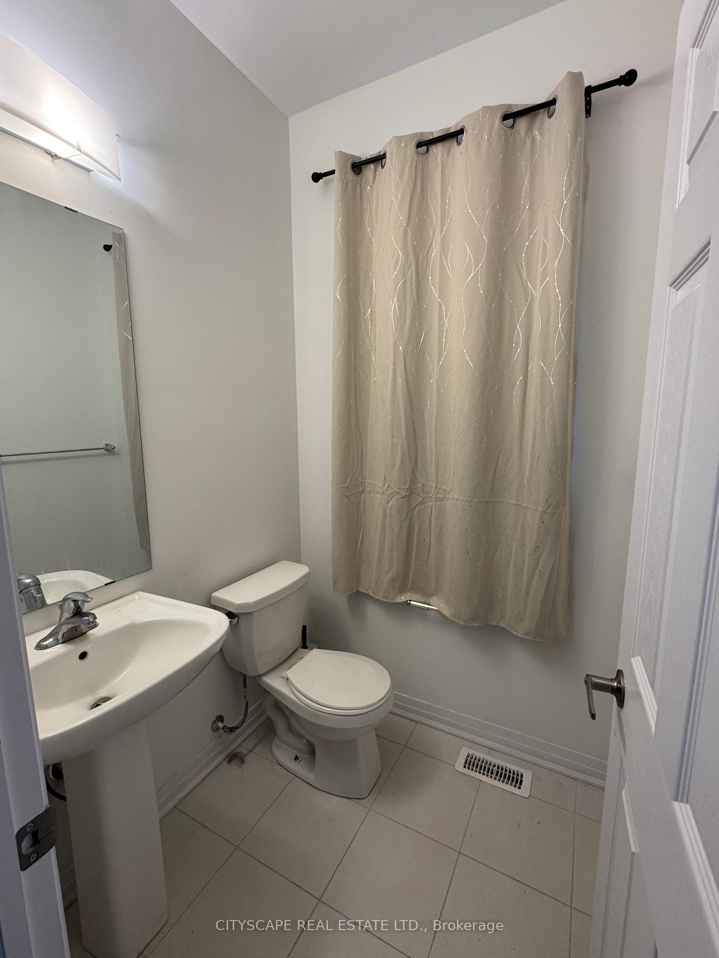 Photo 7 of 128 Varsity Drive, Welland, Dain City — HOMEH