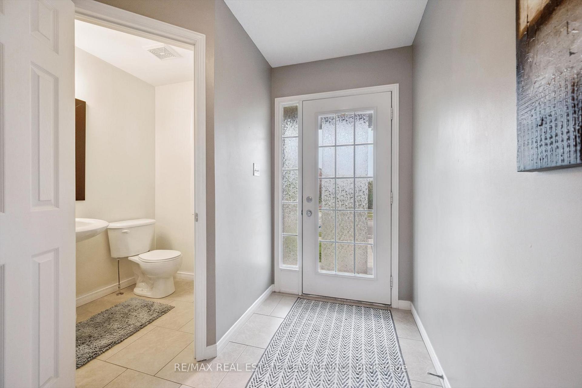 Photo 5 of 394 Sauve Crescent, Waterloo — HOMEH