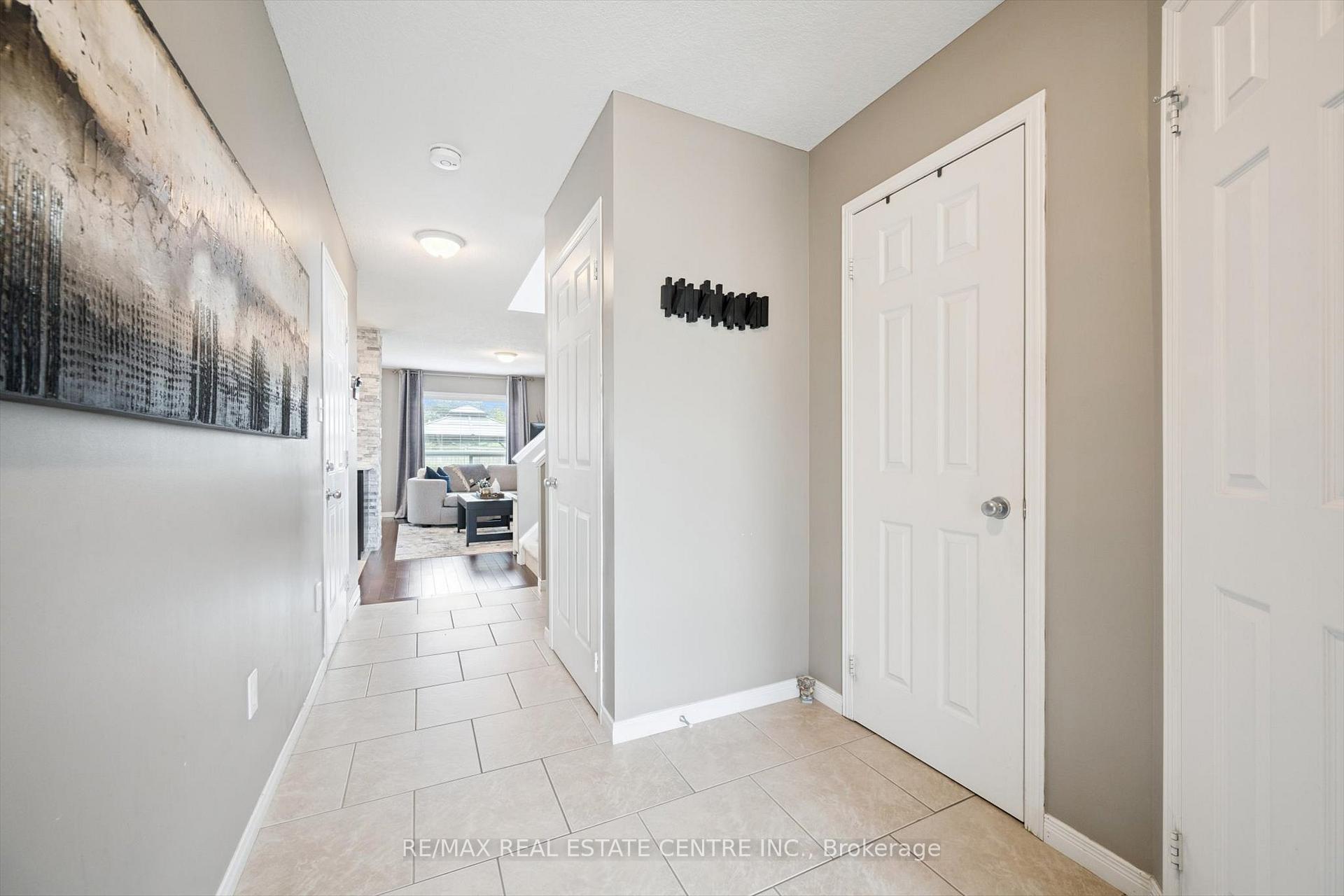 Photo 6 of 394 Sauve Crescent, Waterloo — HOMEH